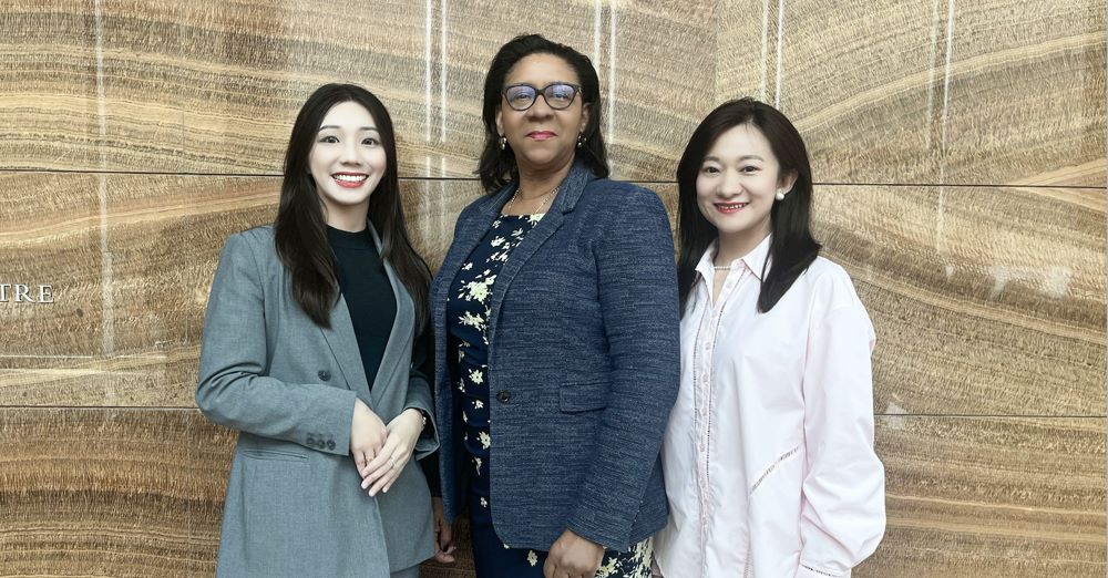 多米尼克移民局局长与楷越移民单独会谈